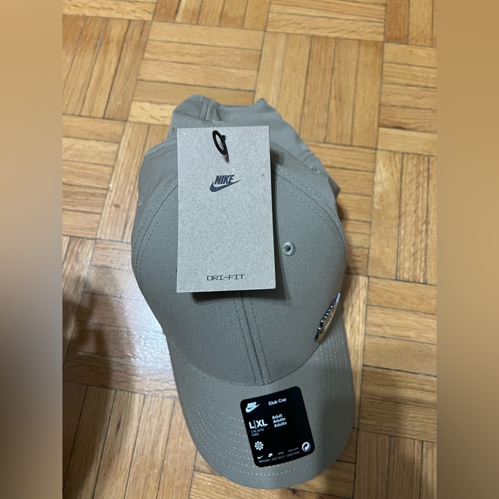 Nike hat - Picture 5 of 5
